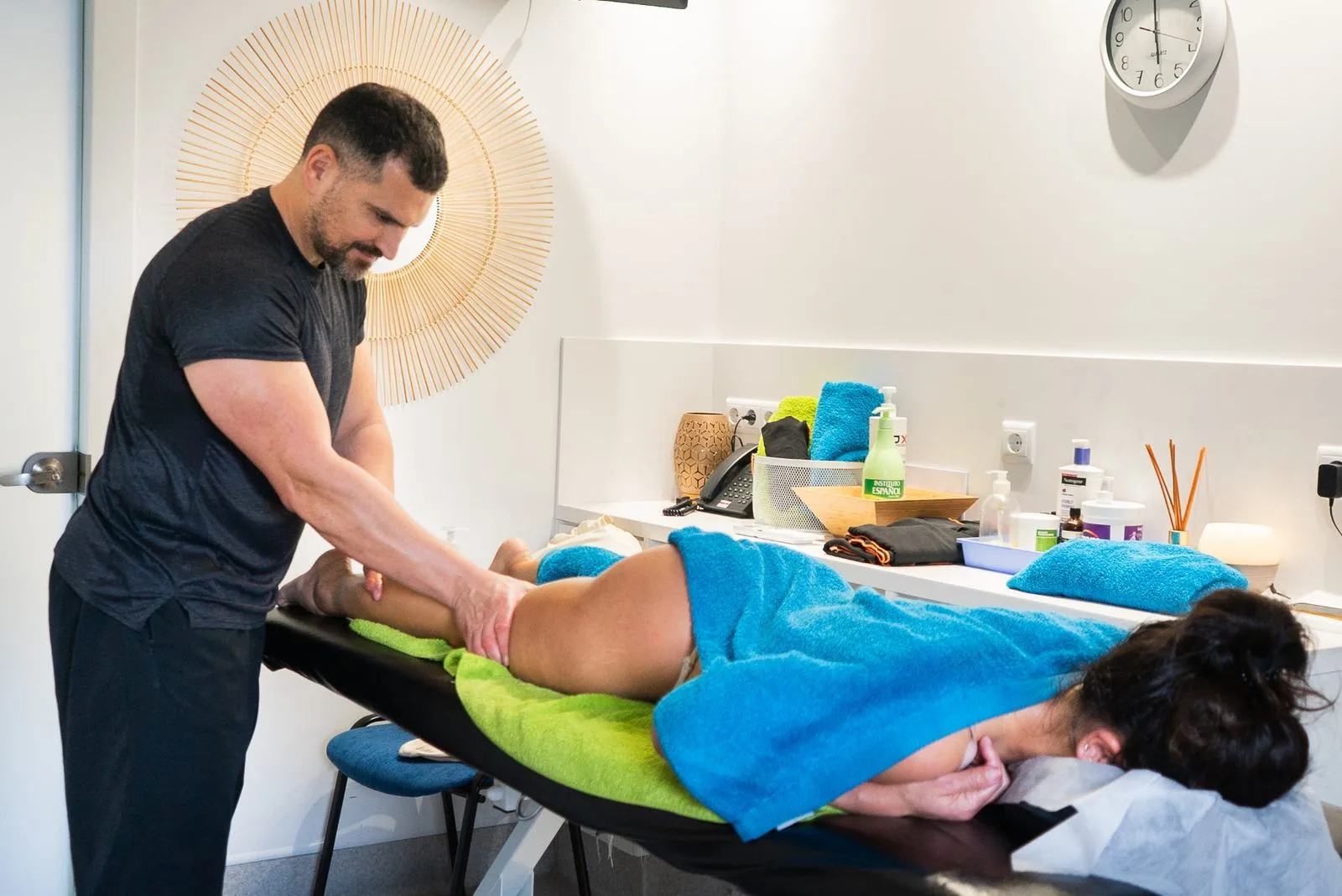 Fotografia de sessão de terapia manual feita pelo Digitais Studio
